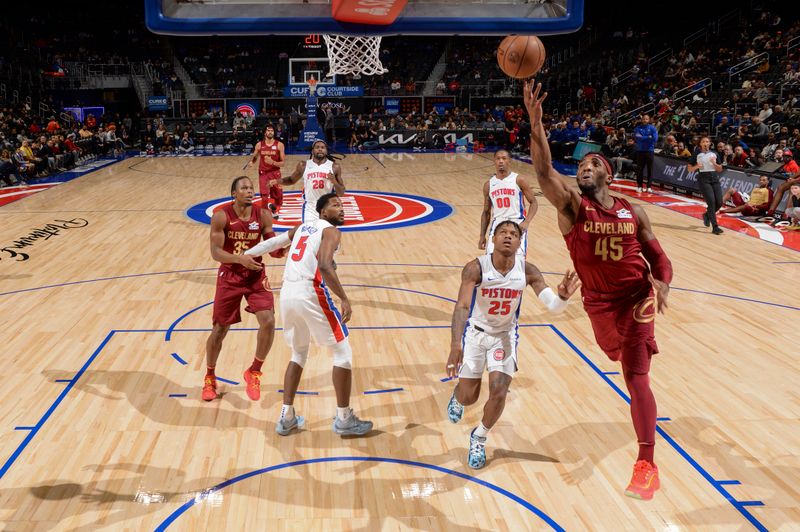 DETROIT, MI - OCTOBER 16: Donovan Mitchell #45 of the Cleveland Cavaliers shoots a lay up during the game against the Cleveland Cavaliers on October 16, 2024 at Little Caesars Arena in Detroit, Michigan. NOTE TO USER: User expressly acknowledges and agrees that, by downloading and/or using this photograph, User is consenting to the terms and conditions of the Getty Images License Agreement. Mandatory Copyright Notice: Copyright 2024 NBAE (Photo by Chris Schwegler/NBAE via Getty Images)