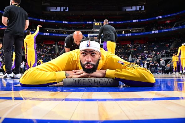 DETROIT, MI - NOVEMBER 29: Anthony Davis #3 of the Los Angeles Lakers warms up before the game against the Detroit Pistons on November 29, 2023 at Little Caesars Arena in Detroit, Michigan. NOTE TO USER: User expressly acknowledges and agrees that, by downloading and/or using this photograph, User is consenting to the terms and conditions of the Getty Images License Agreement. Mandatory Copyright Notice: Copyright 2023 NBAE (Photo by Chris Schwegler/NBAE via Getty Images)