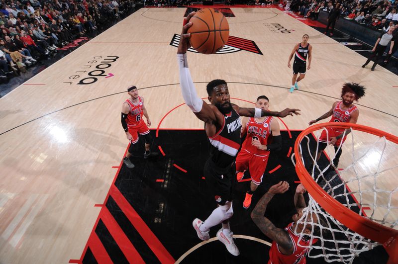 PORTLAND, OR - JANUARY 28: Deandre Ayton #2 of the Portland Trail Blazers dunks the ball during the game against the Chicago Bulls on January 28, 2024 at the Moda Center Arena in Portland, Oregon. NOTE TO USER: User expressly acknowledges and agrees that, by downloading and or using this photograph, user is consenting to the terms and conditions of the Getty Images License Agreement. Mandatory Copyright Notice: Copyright 2024 NBAE (Photo by Cameron Browne/NBAE via Getty Images)