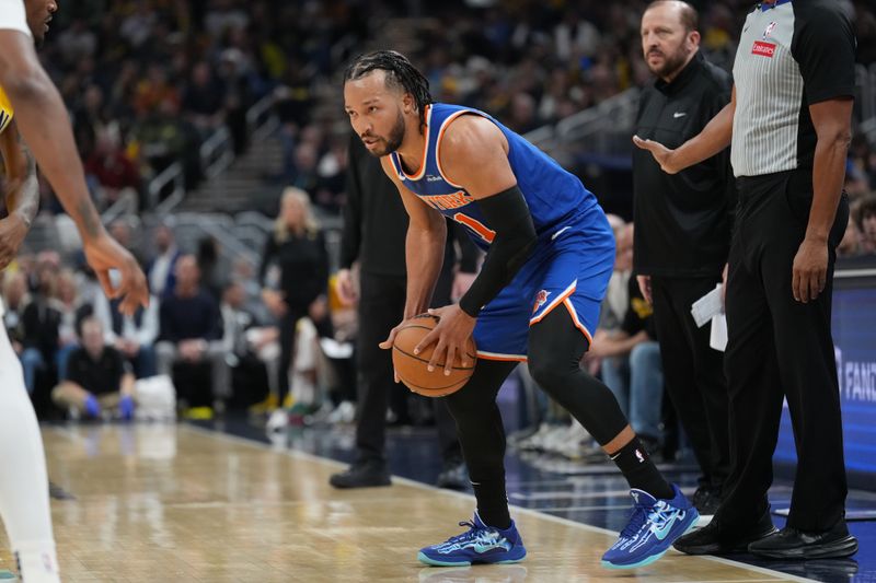 INDIANAPOLIS, IN - NOVEMBER 10: Jalen Brunson #11 of the New York Knicks handles the ball during the game against the Indiana Pacers on November 10, 2024 at Gainbridge Fieldhouse in Indianapolis, Indiana. NOTE TO USER: User expressly acknowledges and agrees that, by downloading and or using this Photograph, user is consenting to the terms and conditions of the Getty Images License Agreement. Mandatory Copyright Notice: Copyright 2024 NBAE (Photo by A.J. Mast/NBAE via Getty Images)