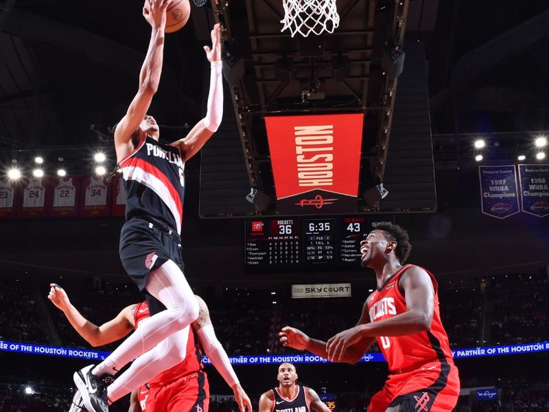 HOUSTON, TX - MARCH 25: Dalano Banton #5 of the Portland Trail Blazers drives to the basket during the game against the Houston Rockets on March 25, 2024 at the Toyota Center in Houston, Texas. NOTE TO USER: User expressly acknowledges and agrees that, by downloading and or using this photograph, User is consenting to the terms and conditions of the Getty Images License Agreement. Mandatory Copyright Notice: Copyright 2024 NBAE (Photo by Logan Riely/NBAE via Getty Images)