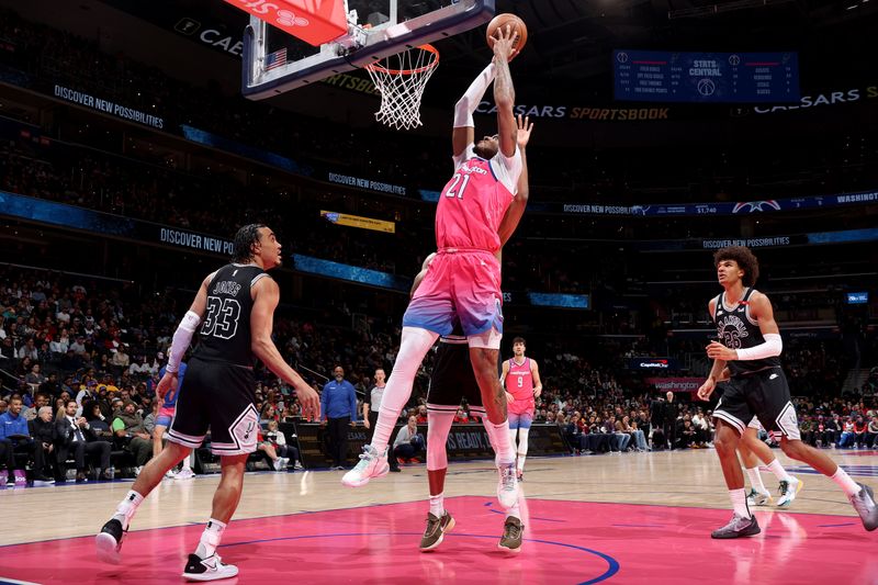 WASHINGTON, DC -? MARCH 24: Daniel Gafford #21 of the Washington Wizards drives to the basket against the San Antonio Spurs on March 24, 2023 at Capital One Arena in Washington, DC. NOTE TO USER: User expressly acknowledges and agrees that, by downloading and or using this Photograph, user is consenting to the terms and conditions of the Getty Images License Agreement. Mandatory Copyright Notice: Copyright 2023 NBAE (Photo by Stephen Gosling/NBAE via Getty Images)