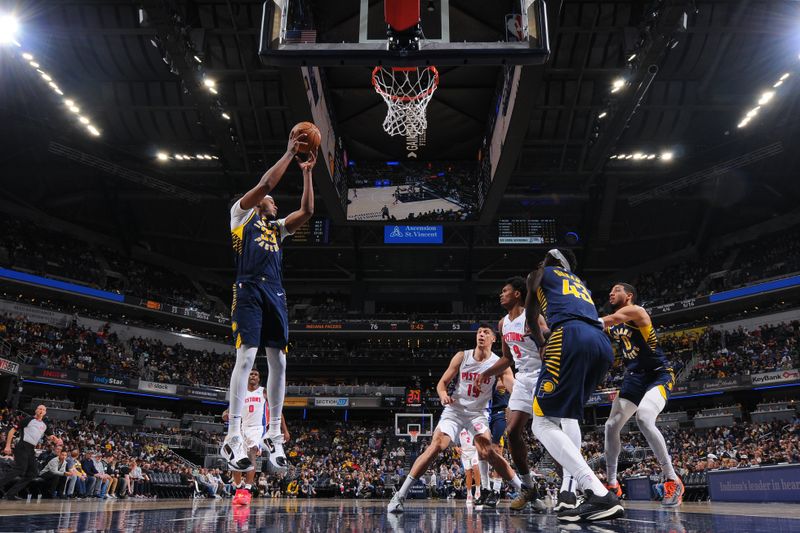 INDIANAPOLIS, IN - FEBRUARY 22:  Myles Turner #33 of the Indiana Pacers grabs the rebound during the game on February 22, 2024 at Gainbridge Fieldhouse in Indianapolis, Indiana. NOTE TO USER: User expressly acknowledges and agrees that, by downloading and or using this Photograph, user is consenting to the terms and conditions of the Getty Images License Agreement. Mandatory Copyright Notice: Copyright 2024 NBAE (Photo by Ron Hoskins/NBAE via Getty Images)