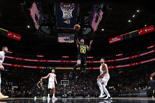 SALT LAKE CITY, UT - NOVEMBER 19: Jordan Clarkson #00 of the Utah Jazz drives to the basket during the game against the Phoenix Suns on November 19, 2023 at Delta Center in Salt Lake City, Utah. NOTE TO USER: User expressly acknowledges and agrees that, by downloading and or using this Photograph, User is consenting to the terms and conditions of the Getty Images License Agreement. Mandatory Copyright Notice: Copyright 2023 NBAE (Photo by Melissa Majchrzak/NBAE via Getty Images)