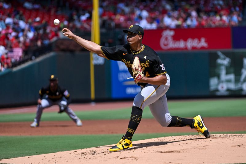 Sep 3, 2023; St. Louis, Missouri, USA;  Pittsburgh Pirates starting pitcher Johan Oviedo (24) pitches against the St. Louis Cardinals during the first inning at Busch Stadium. Mandatory Credit: Jeff Curry-USA TODAY Sports