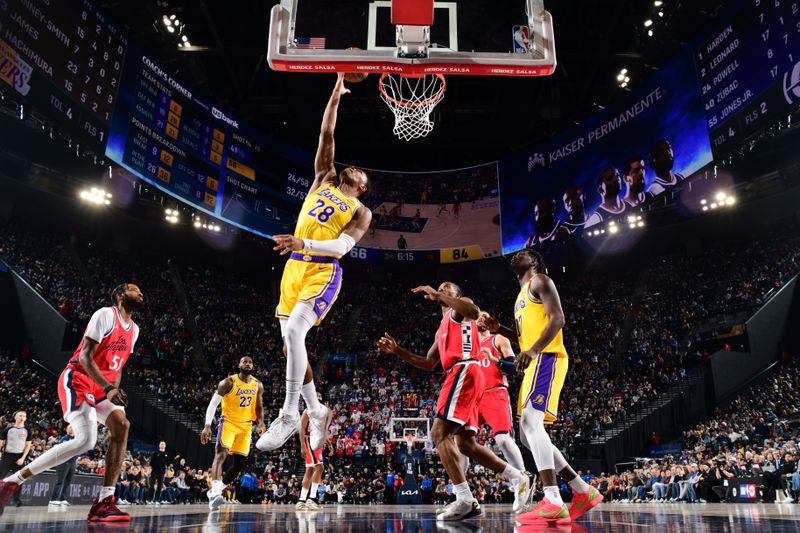 INGLEWOOD, CA - FEBRUARY 4:  Rui Hachimura #28 of the Los Angeles Lakers drives to the basket during the game against the LA Clippers on February 4, 2025 at Intuit Dome in Los Angeles, California. NOTE TO USER: User expressly acknowledges and agrees that, by downloading and/or using this Photograph, user is consenting to the terms and conditions of the Getty Images License Agreement. Mandatory Copyright Notice: Copyright 2025 NBAE (Photo by Adam Pantozzi/NBAE via Getty Images)