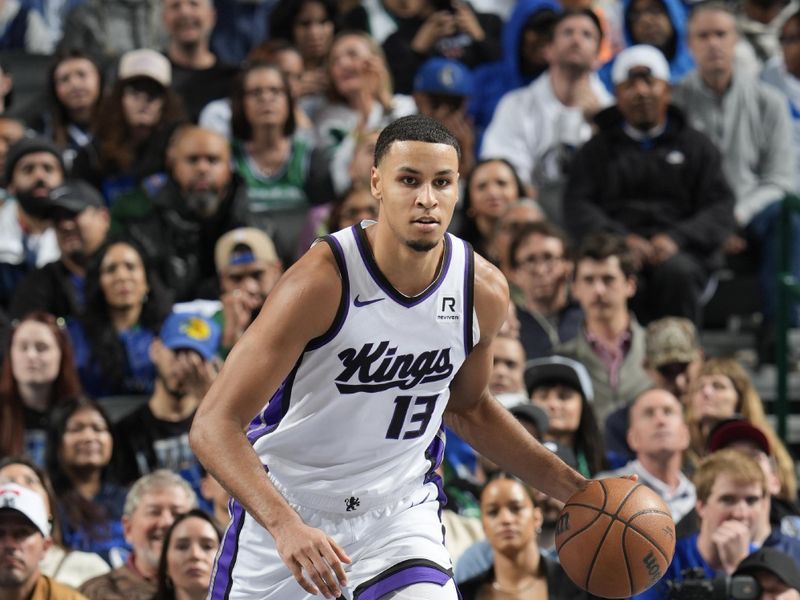 DALLAS, TX - FEBRUARY 10: Keegan Murray #13 of the Sacramento Kings handles the ball during the game against the Dallas Mavericks on February 10, 2025 at American Airlines Center in Dallas, Texas. NOTE TO USER: User expressly acknowledges and agrees that, by downloading and or using this photograph, User is consenting to the terms and conditions of the Getty Images License Agreement. Mandatory Copyright Notice: Copyright 2025 NBAE (Photo by Glenn James/NBAE via Getty Images)