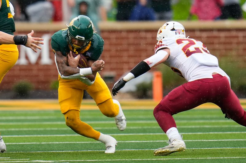 Oct 28, 2023; Waco, Texas, USA;  Baylor Bears running back Dominic Richardson (21) runs the ball against Iowa State Cyclones linebacker Will McLaughlin (23) during the first half at McLane Stadium. Mandatory Credit: Chris Jones-USA TODAY Sports