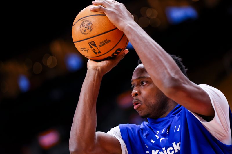 TORONTO, CANADA - DECEMBER 9: OG Anunoby #8 of the New York Knicks warms up before the game against the Toronto Raptors on December 9, 2024 at the Scotiabank Arena in Toronto, Ontario, Canada.  NOTE TO USER: User expressly acknowledges and agrees that, by downloading and or using this Photograph, user is consenting to the terms and conditions of the Getty Images License Agreement.  Mandatory Copyright Notice: Copyright 2024 NBAE (Photo by Vaughn Ridley/NBAE via Getty Images)