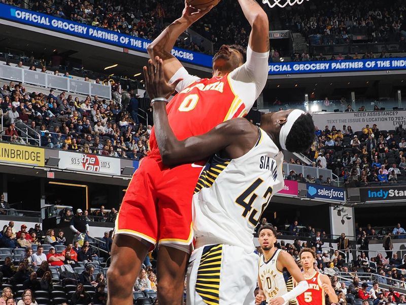 INDIANAPOLIS, IN - FEBRUARY 1: Dominick Barlow #0 of the Atlanta Hawks drives to the basket during the game against the Indiana Pacers on February 1, 2025 at Gainbridge Fieldhouse in Indianapolis, Indiana. NOTE TO USER: User expressly acknowledges and agrees that, by downloading and or using this Photograph, user is consenting to the terms and conditions of the Getty Images License Agreement. Mandatory Copyright Notice: Copyright 2025 NBAE (Photo by Ron Hoskins/NBAE via Getty Images)