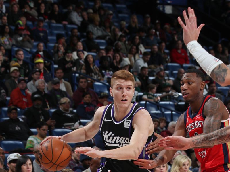 NEW ORLEANS, LA - DECEMBER 12: Kevin Huerter #9 of the Sacramento Kings dribbles the ball during the game against the New Orleans Pelicans on December 12, 2024 at the Smoothie King Center in New Orleans, Louisiana. NOTE TO USER: User expressly acknowledges and agrees that, by downloading and or using this Photograph, user is consenting to the terms and conditions of the Getty Images License Agreement. Mandatory Copyright Notice: Copyright 2024 NBAE (Photo by Layne Murdoch Jr./NBAE via Getty Images)