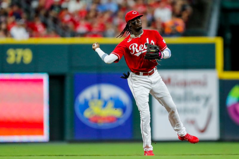 Sep 9, 2023; Cincinnati, Ohio, USA; Cincinnati Reds shortstop Elly De La Cruz (44) throws to first to get St. Louis Cardinals left fielder Richie Palacios (not pictured) out in the sixth inning at Great American Ball Park. Mandatory Credit: Katie Stratman-USA TODAY Sports