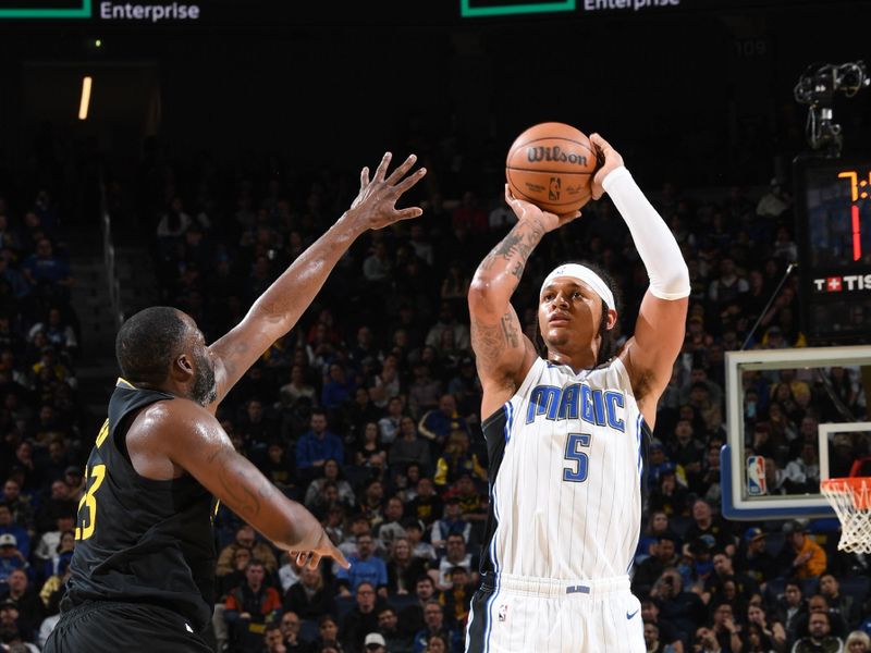 SAN FRANCISCO, CA - FEBRUARY 3: Paolo Banchero #5 of the Orlando Magic shoots the ball during the game against the Golden State Warriors on February 3, 2025 at Chase Center in San Francisco, California. NOTE TO USER: User expressly acknowledges and agrees that, by downloading and or using this photograph, user is consenting to the terms and conditions of Getty Images License Agreement. Mandatory Copyright Notice: Copyright 2025 NBAE (Photo by Noah Graham/NBAE via Getty Images)