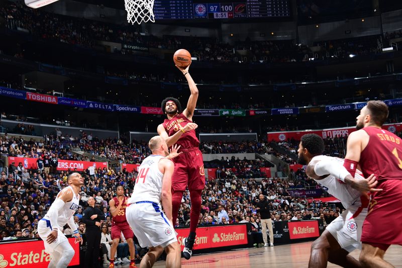 LOS ANGELES, CA - APRIL 7: Jarrett Allen #31 of the Cleveland Cavaliers shoots the ball during the game against the LA Clippers on April 7, 2024 at Crypto.Com Arena in Los Angeles, California. NOTE TO USER: User expressly acknowledges and agrees that, by downloading and/or using this Photograph, user is consenting to the terms and conditions of the Getty Images License Agreement. Mandatory Copyright Notice: Copyright 2024 NBAE (Photo by Adam Pantozzi/NBAE via Getty Images)