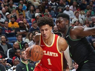 NEW ORLEANS, LA - NOVEMBER 4: Jalen Johnson #1 of the Atlanta Hawks dribbles the ball during the game against the New Orleans Pelicans on November 4, 2023 at the Smoothie King Center in New Orleans, Louisiana. NOTE TO USER: User expressly acknowledges and agrees that, by downloading and or using this Photograph, user is consenting to the terms and conditions of the Getty Images License Agreement. Mandatory Copyright Notice: Copyright 2023 NBAE (Photo by Layne Murdoch Jr./NBAE via Getty Images)