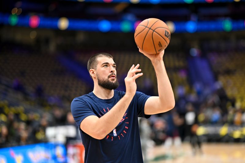 SEATTLE, WASHINGTON - OCTOBER 11: Ivica Zubac #40 of the LA Clippers warms up before the Rain City Showcase game against the Portland Trail Blazers at Climate Pledge Arena on October 11, 2024 in Seattle, Washington. NOTE TO USER: User expressly acknowledges and agrees that, by downloading and or using this photograph, User is consenting to the terms and conditions of the Getty Images License Agreement. (Photo by Alika Jenner/Getty Images)