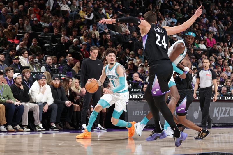 SALT LAKE CITY, UT - JANUARY 15: LaMelo Ball #1 of the Charlotte Hornets handles the ball during the game against the Utah Jazz on January 15, 2025 at Delta Center in Salt Lake City, Utah. NOTE TO USER: User expressly acknowledges and agrees that, by downloading and or using this Photograph, User is consenting to the terms and conditions of the Getty Images License Agreement. Mandatory Copyright Notice: Copyright 2025 NBAE (Photo by Melissa Majchrzak/NBAE via Getty Images)