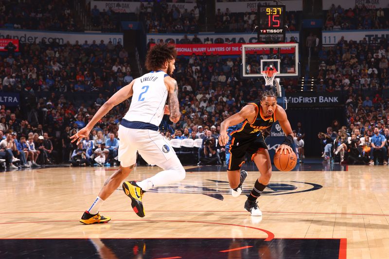 OKLAHOMA CITY, OK - NOVEMBER 17: Aaron Wiggins #21 of the Oklahoma City Thunder drives to the basket during the game against the Dallas Mavericks on November 17, 2024 at Paycom Center in Oklahoma City, Oklahoma. NOTE TO USER: User expressly acknowledges and agrees that, by downloading and or using this photograph, User is consenting to the terms and conditions of the Getty Images License Agreement. Mandatory Copyright Notice: Copyright 2024 NBAE (Photo by Zach Beeker/NBAE via Getty Images)