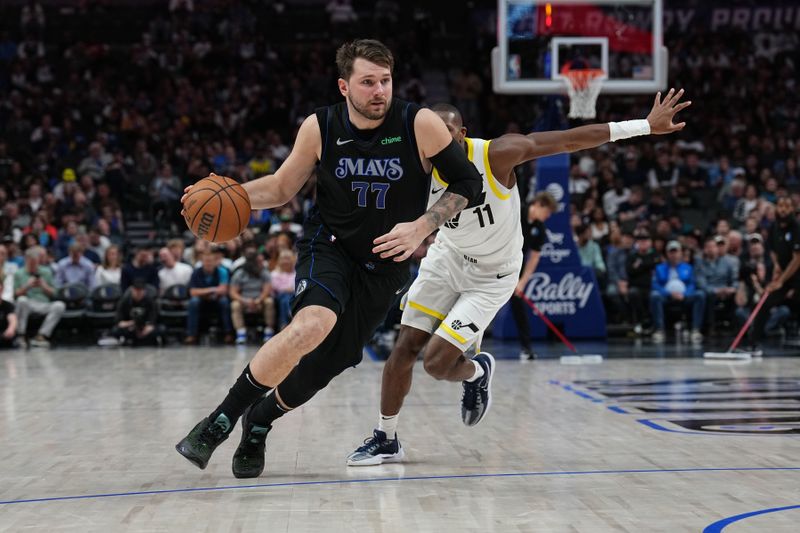 DALLAS, TX - MARCH 21: Dwight Powell #7 of the Dallas Mavericks drives to the basket during the game against the Utah Jazz on March 21, 2024 at the American Airlines Center in Dallas, Texas. NOTE TO USER: User expressly acknowledges and agrees that, by downloading and or using this photograph, User is consenting to the terms and conditions of the Getty Images License Agreement. Mandatory Copyright Notice: Copyright 2024 NBAE (Photo by Glenn James/NBAE via Getty Images)