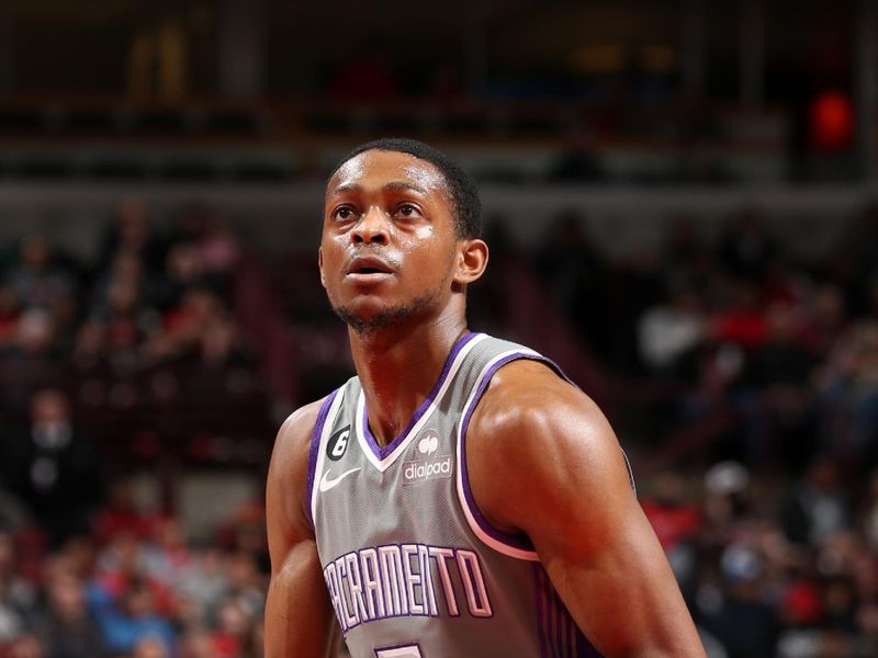 CHICAGO, IL - MARCH 15: De'Aaron Fox #5 of the Sacramento Kings prepares to shoot a free throw during the game against the Chicago Bulls on March 15, 2023 at United Center in Chicago, Illinois. NOTE TO USER: User expressly acknowledges and agrees that, by downloading and or using this photograph, User is consenting to the terms and conditions of the Getty Images License Agreement. Mandatory Copyright Notice: Copyright 2023 NBAE (Photo by Gary Dineen/NBAE via Getty Images)