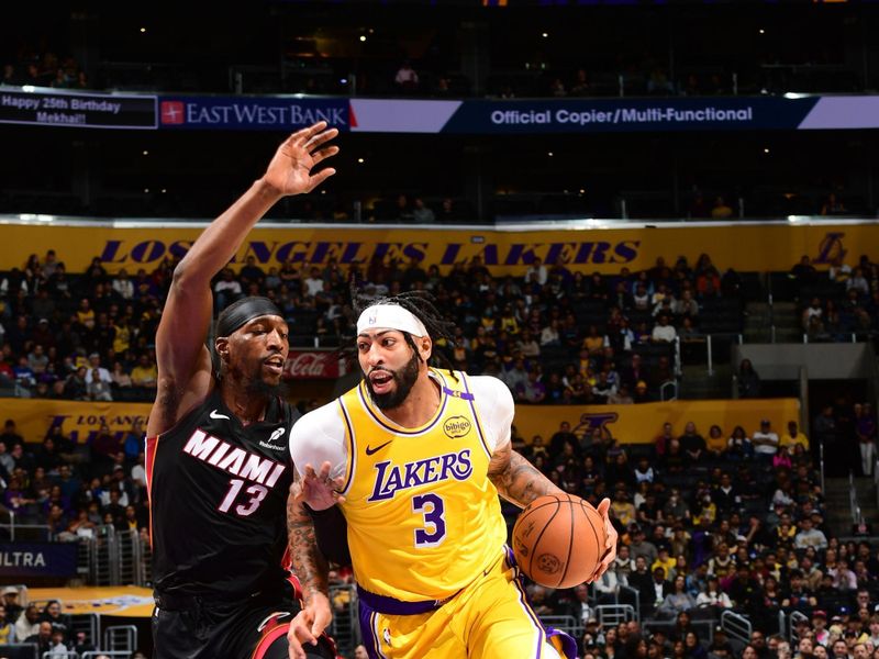 LOS ANGELES, CA - JANUARY 15: Anthony Davis #3 of the Los Angeles Lakers handles the ball during the game against the Miami Heat on January 15, 2025 at Crypto.Com Arena in Los Angeles, California. NOTE TO USER: User expressly acknowledges and agrees that, by downloading and/or using this Photograph, user is consenting to the terms and conditions of the Getty Images License Agreement. Mandatory Copyright Notice: Copyright 2025 NBAE (Photo by Tyler Ross/NBAE via Getty Images)