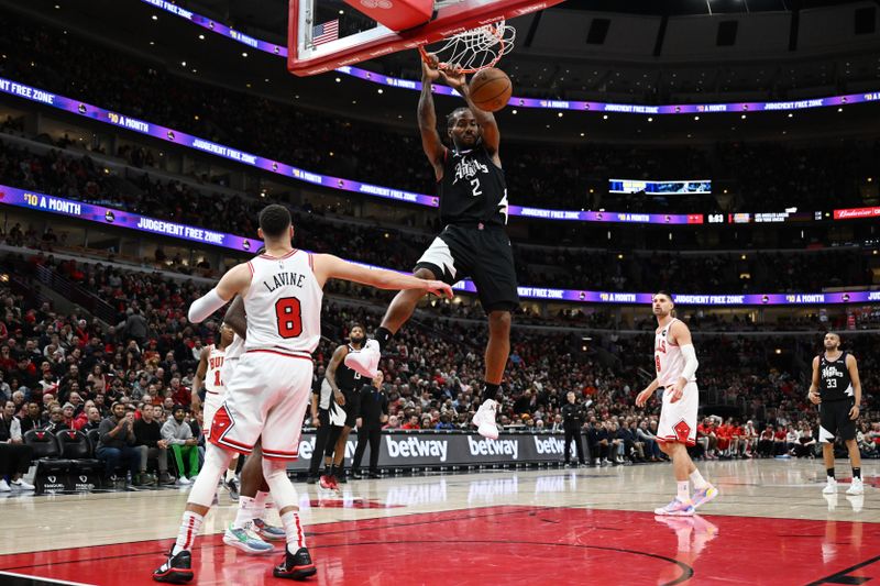 CHICAGO, ILLINOIS - JANUARY 31: Kawhi Leonard #2 of the LA Clippers dunks in the second half against the Chicago Bulls at United Center on January 31, 2023 in Chicago, Illinois. NOTE TO USER: User expressly acknowledges and agrees that, by downloading and or using this photograph, User is consenting to the terms and conditions of the Getty Images License Agreement.  (Photo by Quinn Harris/Getty Images)