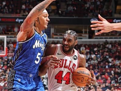 CHICAGO, IL - NOVEMBER 15: Patrick Williams #44 of the Chicago Bulls drives to the basket during the game against the Orlando Magic on November 15, 2023 at United Center in Chicago, Illinois. NOTE TO USER: User expressly acknowledges and agrees that, by downloading and or using this photograph, User is consenting to the terms and conditions of the Getty Images License Agreement. Mandatory Copyright Notice: Copyright 2023 NBAE (Photo by Jeff Haynes/NBAE via Getty Images)