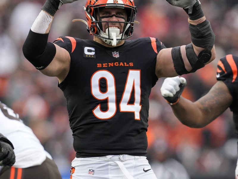 Cincinnati Bengals defensive end Sam Hubbard reacts after recording a sack during an NFL football game against the Cleveland Browns, Sunday, Jan. 7, 2024, in Cincinnati. (AP Photo/Jeff Dean)