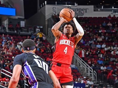 HOUSTON, TX - NOVEMBER 6: Jalen Green #4 of the Houston Rockets shoots the ball during the game against the Sacramento Kings on November 6, 2023 at the Toyota Center in Houston, Texas. NOTE TO USER: User expressly acknowledges and agrees that, by downloading and or using this photograph, User is consenting to the terms and conditions of the Getty Images License Agreement. Mandatory Copyright Notice: Copyright 2023 NBAE (Photo by Logan Riely/NBAE via Getty Images)