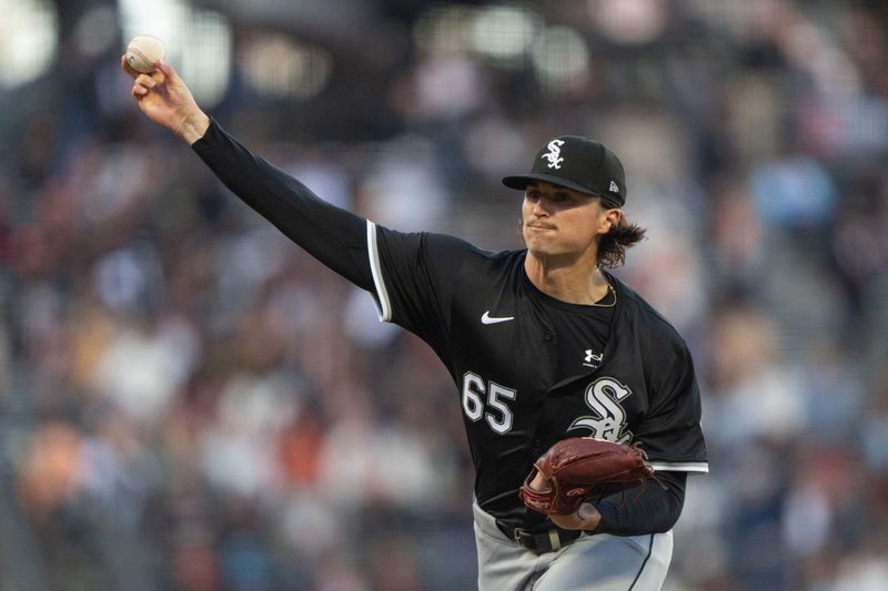 Aug 20, 2024; San Francisco, California, USA;  Chicago White Sox pitcher Davis Martin (65) pitches during the first inning against the San Francisco Giants at Oracle Park. Mandatory Credit: Stan Szeto-USA TODAY Sports