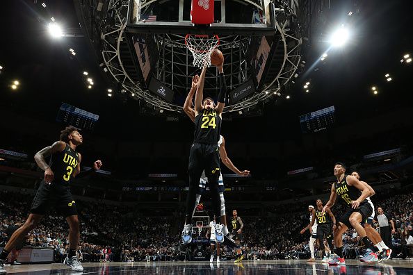 MINNEAPOLIS, MN - NOVEMBER 30: Walker Kessler #24 of the Utah Jazz drives to the basket during the game against the Minnesota Timberwolves on November 30, 2023 at Target Center in Minneapolis, Minnesota. NOTE TO USER: User expressly acknowledges and agrees that, by downloading and or using this Photograph, user is consenting to the terms and conditions of the Getty Images License Agreement. Mandatory Copyright Notice: Copyright 2023 NBAE (Photo by David Sherman/NBAE via Getty Images)