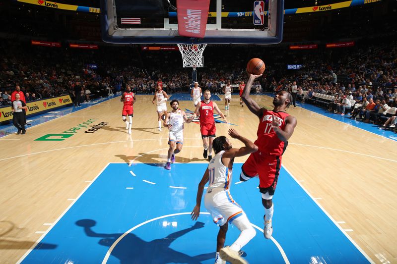 OKLAHOMA CITY, OK - OCTOBER 9: Tari Eason #17 of the Houston Rockets shoots the ball during the game against the Oklahoma City Thunder during a NBA pre season game on October 9, 2024 at Paycom Center in Oklahoma City, Oklahoma. NOTE TO USER: User expressly acknowledges and agrees that, by downloading and or using this photograph, User is consenting to the terms and conditions of the Getty Images License Agreement. Mandatory Copyright Notice: Copyright 2024 NBAE (Photo by Zach Beeker/NBAE via Getty Images)