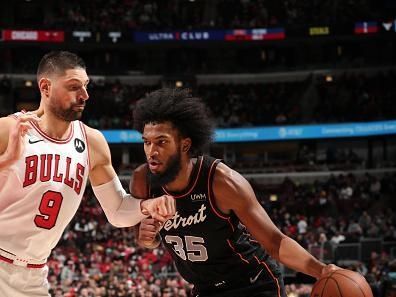 CHICAGO, IL - NOVEMBER 12: Marvin Bagley III #35 of the Detroit Pistons dribbles the ball during the game against the Chicago Bulls on November 12, 2023 at United Center in Chicago, Illinois. NOTE TO USER: User expressly acknowledges and agrees that, by downloading and or using this photograph, User is consenting to the terms and conditions of the Getty Images License Agreement. Mandatory Copyright Notice: Copyright 2023 NBAE (Photo by Gary Dineen/NBAE via Getty Images)