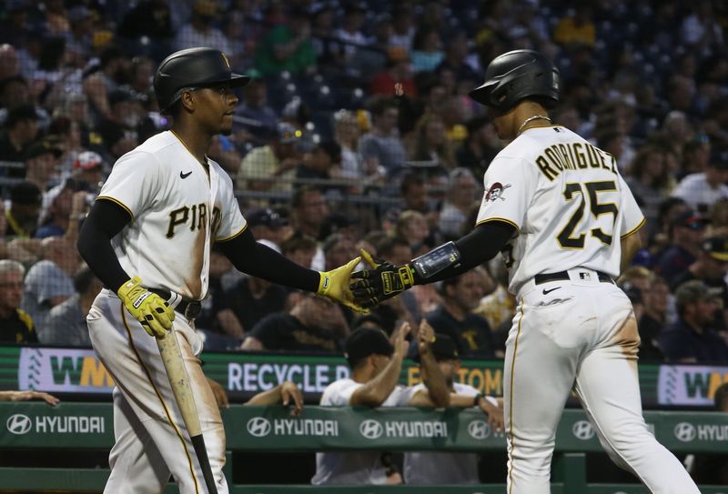 Pirates Spot 2 Late Runs as Astros Break Open Game in Middle Innings