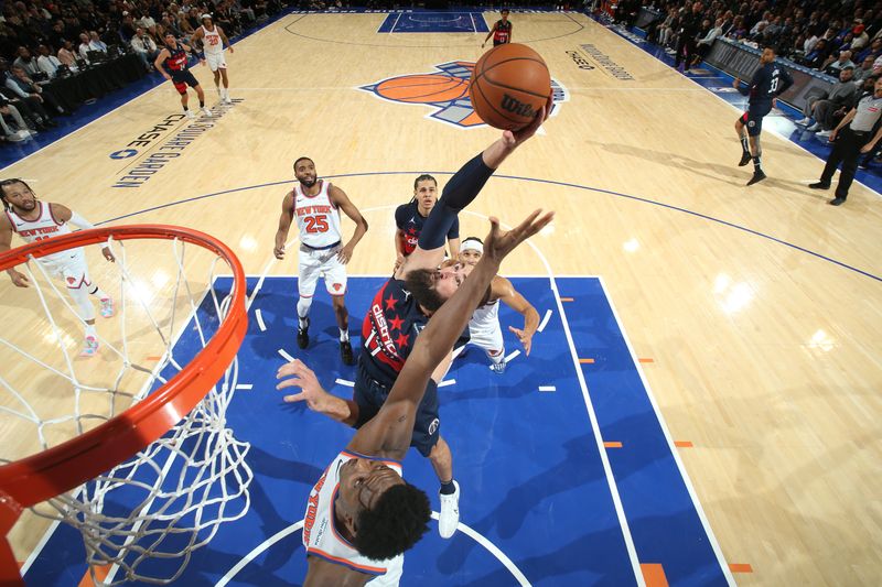 NEW YORK, NY - NOVEMBER 18: Jonas Valanciunas #17 of the Washington Wizards rebounds the ball during the game against the New York Knicks on November 18, 2024 at Madison Square Garden in New York City, New York.  NOTE TO USER: User expressly acknowledges and agrees that, by downloading and or using this photograph, User is consenting to the terms and conditions of the Getty Images License Agreement. Mandatory Copyright Notice: Copyright 2024 NBAE  (Photo by Nathaniel S. Butler/NBAE via Getty Images)