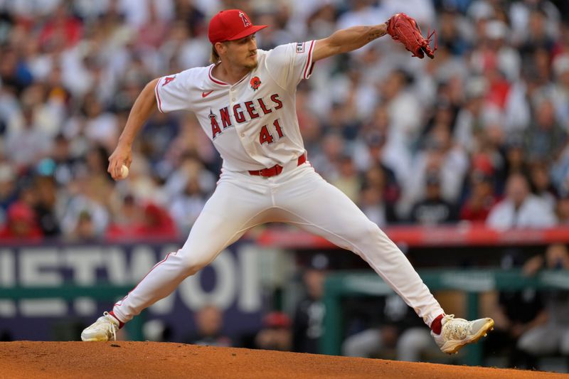 May 26, 2025; Anaheim, California, USA;  Los Angeles Angels starting pitcher Jack Kochanowicz (41) delivers to the plate in the second inning against the New York Yankees at Angel Stadium. Mandatory Credit: Jayne Kamin-Oncea-Imagn Images