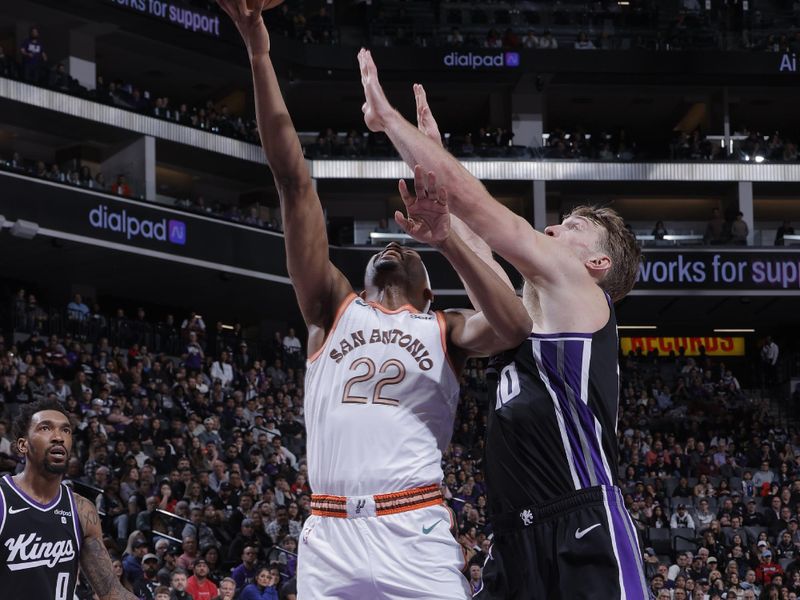 SACRAMENTO, CA - MARCH 7: Malaki Branham #22 of the San Antonio Spurs shoots the ball during the game against the Sacramento Kings on March 7, 2024 at Golden 1 Center in Sacramento, California. NOTE TO USER: User expressly acknowledges and agrees that, by downloading and or using this Photograph, user is consenting to the terms and conditions of the Getty Images License Agreement. Mandatory Copyright Notice: Copyright 2024 NBAE (Photo by Rocky Widner/NBAE via Getty Images)