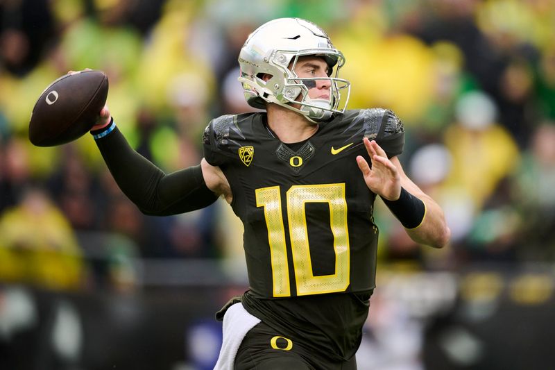 Nov 4, 2023; Eugene, Oregon, Oregon Ducks quarterback Bo Nix (10) throws a pass during the first half against the California Golden Bears at Autzen Stadium. Mandatory Credit: Troy Wayrynen-USA TODAY Sports