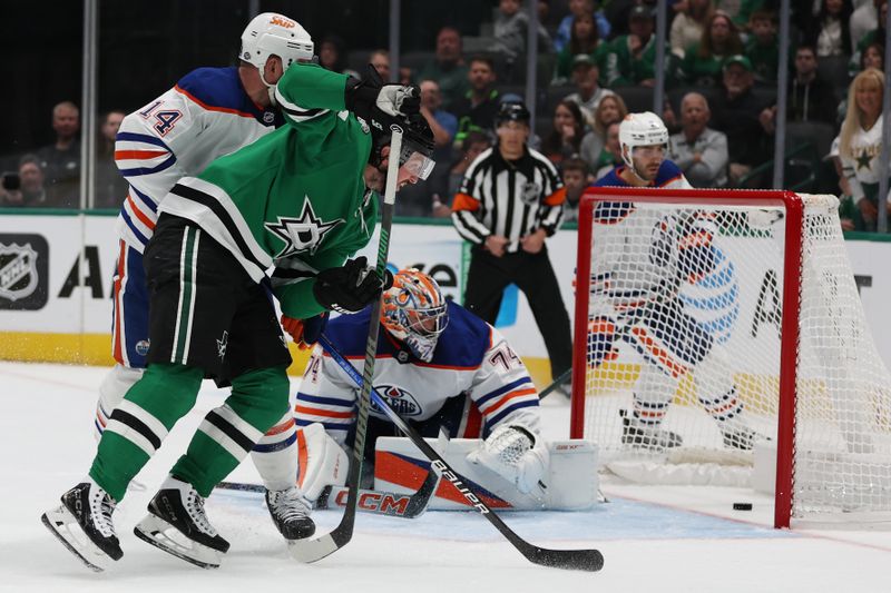 Oct 19, 2024; Dallas, Texas, USA; Dallas Stars center Matt Duchene (95) scores a goal against the Edmonton Oilers in the third period at American Airlines Center. Mandatory Credit: Tim Heitman-Imagn Images