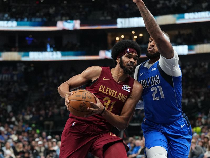 DALLAS, TX - JANUARY 03:  Jarrett Allen #31 of the Cleveland Cavaliers drives to the basket during the game against the Dallas Mavericks on January 3, 2025 at American Airlines Center in Dallas, Texas. NOTE TO USER: User expressly acknowledges and agrees that, by downloading and or using this photograph, User is consenting to the terms and conditions of the Getty Images License Agreement. Mandatory Copyright Notice: Copyright 2025 NBAE (Photo by Glenn James/NBAE via Getty Images)