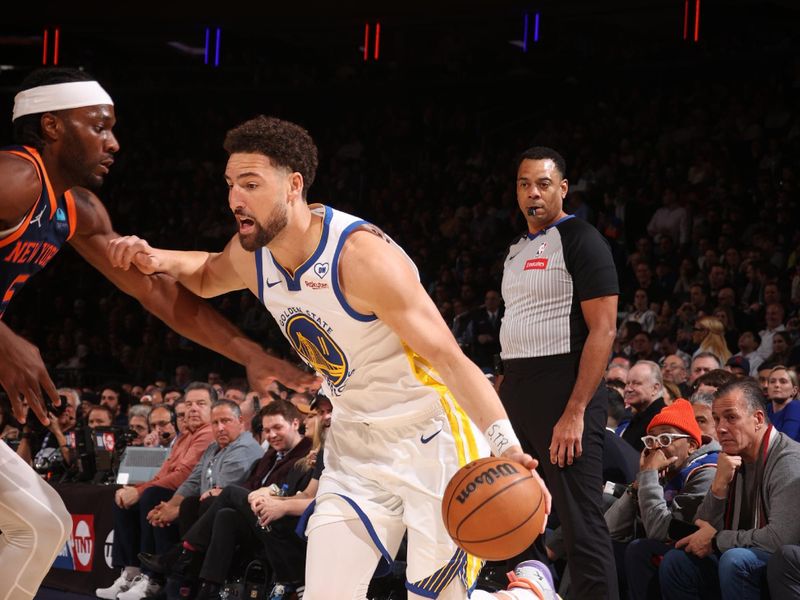 NEW YORK, NY - FEBRUARY 29: Klay Thompson #11 of the Golden State Warriors drives to the basket during the game against the New York Knicks on January 29, 2024 at Madison Square Garden in New York City, New York.  NOTE TO USER: User expressly acknowledges and agrees that, by downloading and or using this photograph, User is consenting to the terms and conditions of the Getty Images License Agreement. Mandatory Copyright Notice: Copyright 2024 NBAE  (Photo by Nathaniel S. Butler/NBAE via Getty Images)