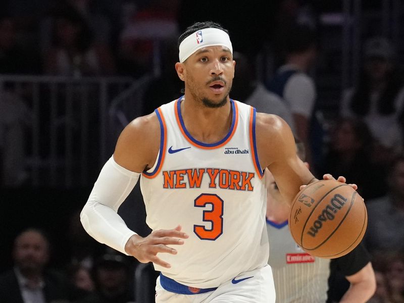 MIAMI, FL - MARCH 02:  Josh Hart #3 of the New York Knicks handles the ball during the game against the Miami Heat on March 02, 2025 at Kaseya Center in Miami, Florida. NOTE TO USER: User expressly acknowledges and agrees that, by downloading and or using this Photograph, user is consenting to the terms and conditions of the Getty Images License Agreement. Mandatory Copyright Notice: Copyright 2025 NBAE (Photo by Eric Espada/NBAE via Getty Images)