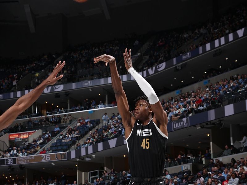 MEMPHIS, TN - FEBRUARY 23: GG Jackson #45 of the Memphis Grizzlies shoots a three point basket during the game against the LA Clippers on February 23, 2024 at FedExForum in Memphis, Tennessee. NOTE TO USER: User expressly acknowledges and agrees that, by downloading and or using this photograph, User is consenting to the terms and conditions of the Getty Images License Agreement. Mandatory Copyright Notice: Copyright 2024 NBAE (Photo by Joe Murphy/NBAE via Getty Images)