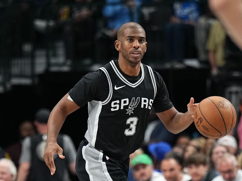 DALLAS, TX - NOVEMBER 16: Chris Paul #3 of the San Antonio Spurs dribbles the ball during the game against the Dallas Mavericks on November 16, 2024 at American Airlines Center in Dallas, Texas. NOTE TO USER: User expressly acknowledges and agrees that, by downloading and or using this photograph, User is consenting to the terms and conditions of the Getty Images License Agreement. Mandatory Copyright Notice: Copyright 2024 NBAE (Photo by Glenn James/NBAE via Getty Images)