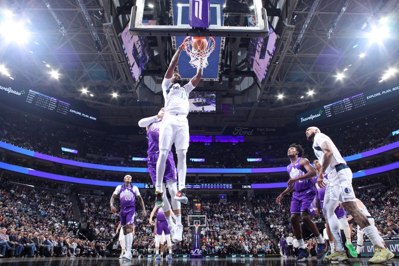 SALT LAKE CITY, UT - NOVEMBER 14: Naji Marshall #13 of the Dallas Mavericks dunks the ball during the game against the Utah Jazz on November 14, 2024 at Delta Center in Salt Lake City, Utah. NOTE TO USER: User expressly acknowledges and agrees that, by downloading and or using this Photograph, User is consenting to the terms and conditions of the Getty Images License Agreement. Mandatory Copyright Notice: Copyright 2024 NBAE (Photo by Melissa Majchrzak/NBAE via Getty Images)