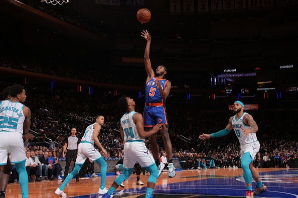 NEW YORK, NY - NOVEMBER 28: Immanuel Quickley #5 of the New York Knicks shoots the ball during the game against the Charlotte Hornets during the In-Season Tournament on November 28, 2023 at Madison Square Garden in New York City, New York.  NOTE TO USER: User expressly acknowledges and agrees that, by downloading and or using this photograph, User is consenting to the terms and conditions of the Getty Images License Agreement. Mandatory Copyright Notice: Copyright 2023 NBAE  (Photo by Jesse D. Garrabrant/NBAE via Getty Images)