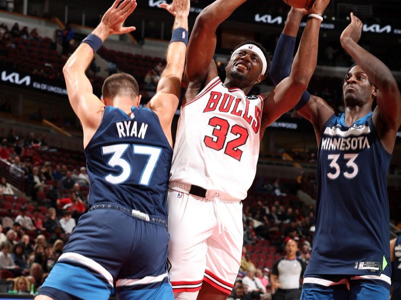 CHICAGO, IL - OCTOBER 19: Terry Taylor #32 of the Chicago Bulls grabs a rebound during the game against the Minnesota Timberwolves on October 19, 2023 at United Center in Chicago, Illinois. NOTE TO USER: User expressly acknowledges and agrees that, by downloading and or using this photograph, User is consenting to the terms and conditions of the Getty Images License Agreement. Mandatory Copyright Notice: Copyright 2023 NBAE (Photo by Jeff Haynes/NBAE via Getty Images)