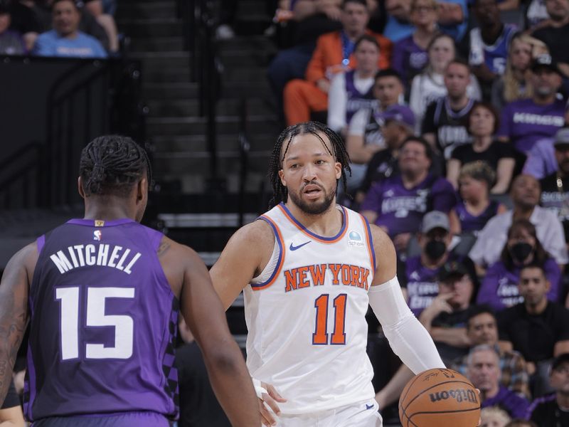 SACRAMENTO, CA - MARCH 16: Jalen Brunson #11 of the New York Knicks dribbles the ball during the game against the Sacramento Kings on March 16, 2024 at Golden 1 Center in Sacramento, California. NOTE TO USER: User expressly acknowledges and agrees that, by downloading and or using this Photograph, user is consenting to the terms and conditions of the Getty Images License Agreement. Mandatory Copyright Notice: Copyright 2024 NBAE (Photo by Rocky Widner/NBAE via Getty Images)