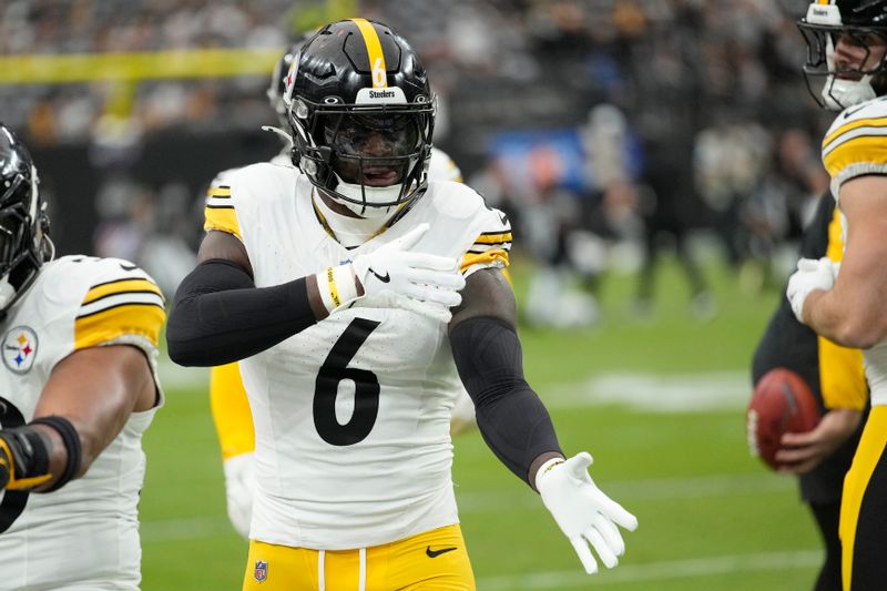 Pittsburgh Steelers linebacker Patrick Queen (6) warms up before an NFL football game against the Las Vegas Raiders in Las Vegas, Sunday, Oct. 13, 2024. (AP Photo/John Locher)