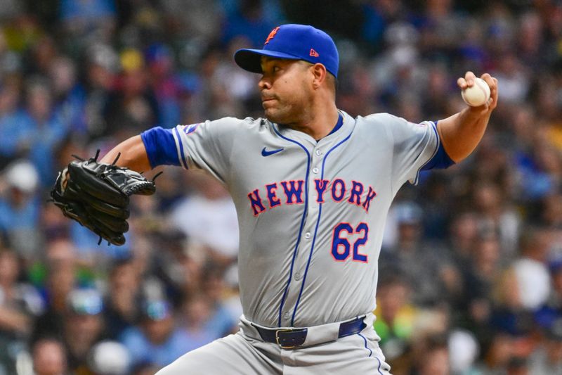 Sep 28, 2024; Milwaukee, Wisconsin, USA; New York Mets starting pitcher Jose Quintana (62) pitches in the first inning against the Milwaukee Brewers at American Family Field. Mandatory Credit: Benny Sieu-Imagn Images